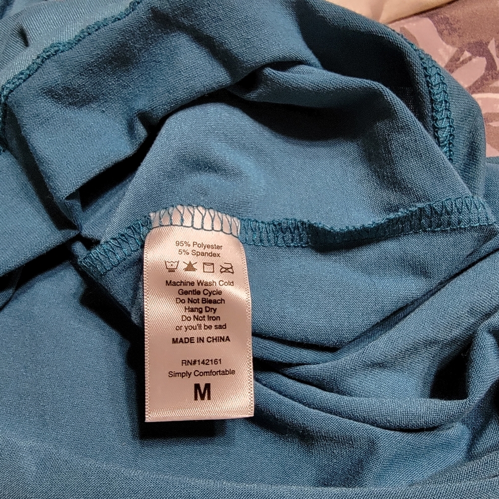 Lularoe Randy Tee - Picture 3 of 3